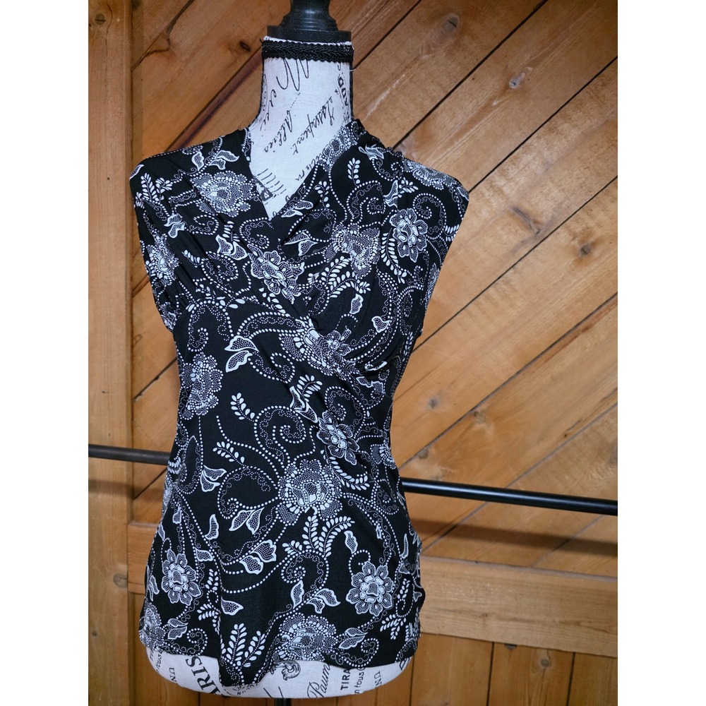 Sleeveless Surplice V-Neck Floral Paisley Print Faux Wrap Top Black White Womens